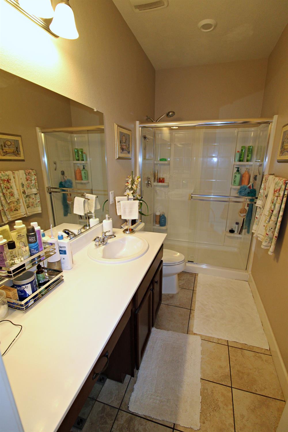 286 Columbus Dr, Manteca, CA 95337