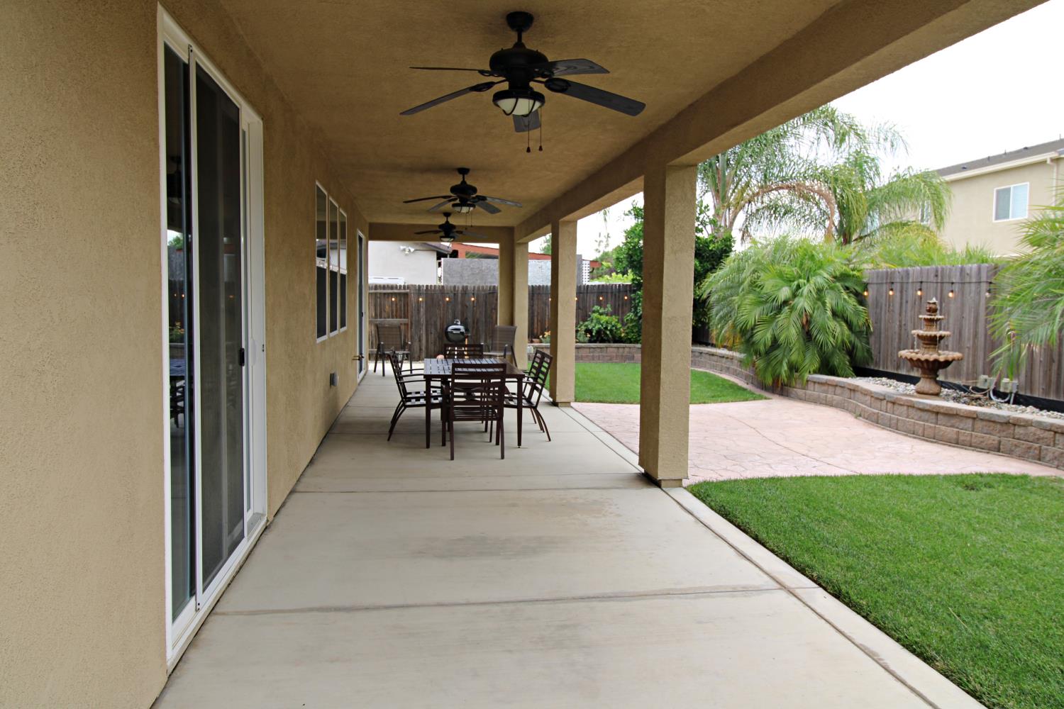 286 Columbus Dr, Manteca, CA 95337