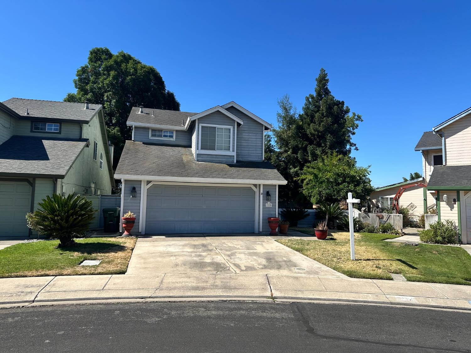 320 Laurelwood Cir, Manteca, CA 95336