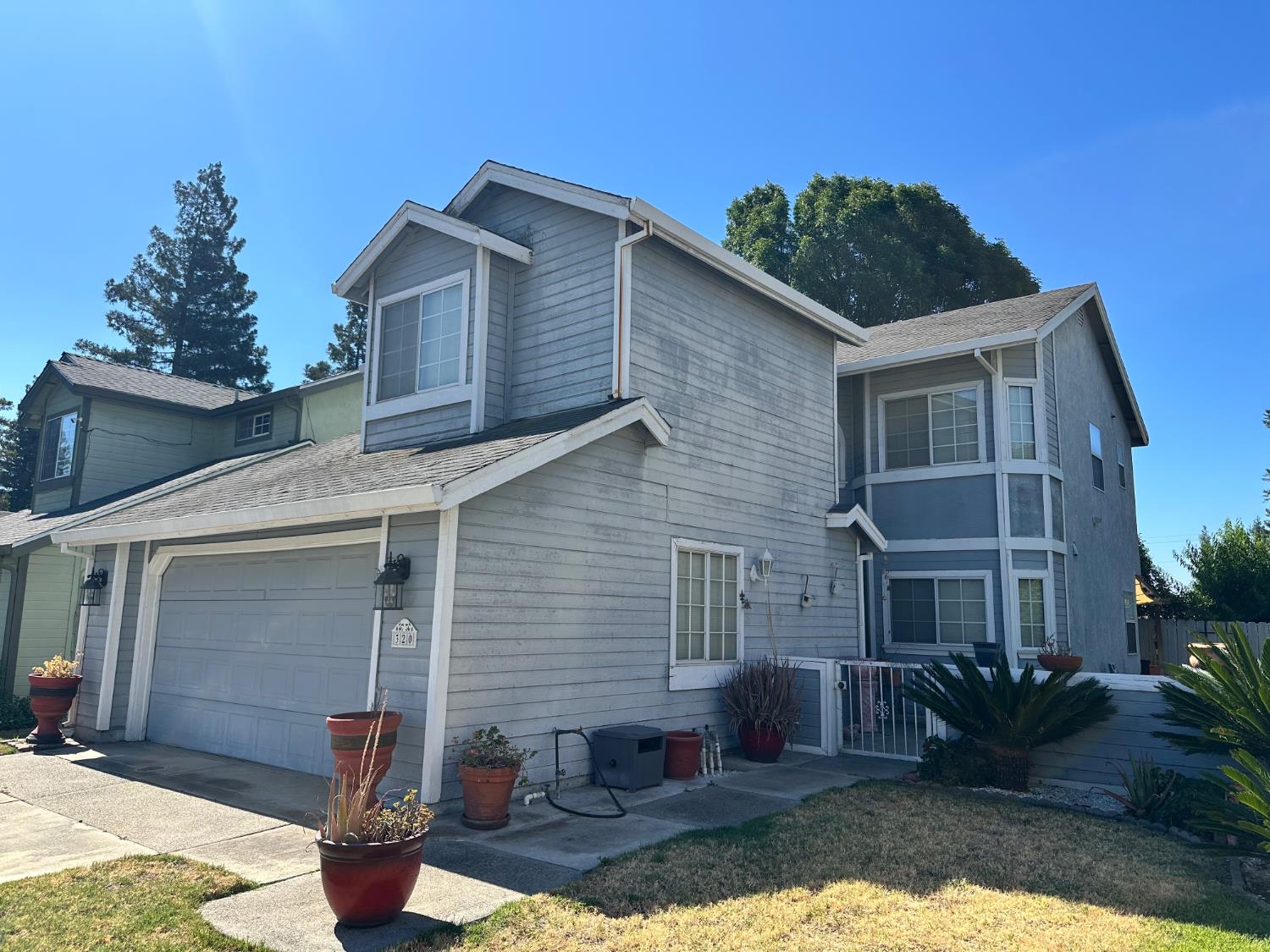 320 Laurelwood Cir, Manteca, CA 95336