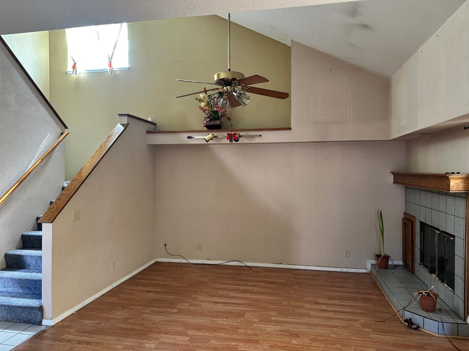 320 Laurelwood Cir, Manteca, CA 95336