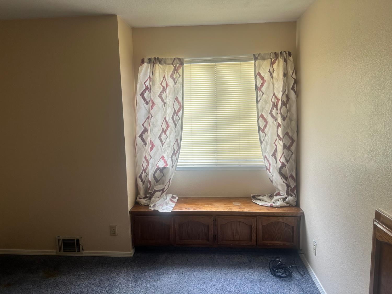 320 Laurelwood Cir, Manteca, CA 95336