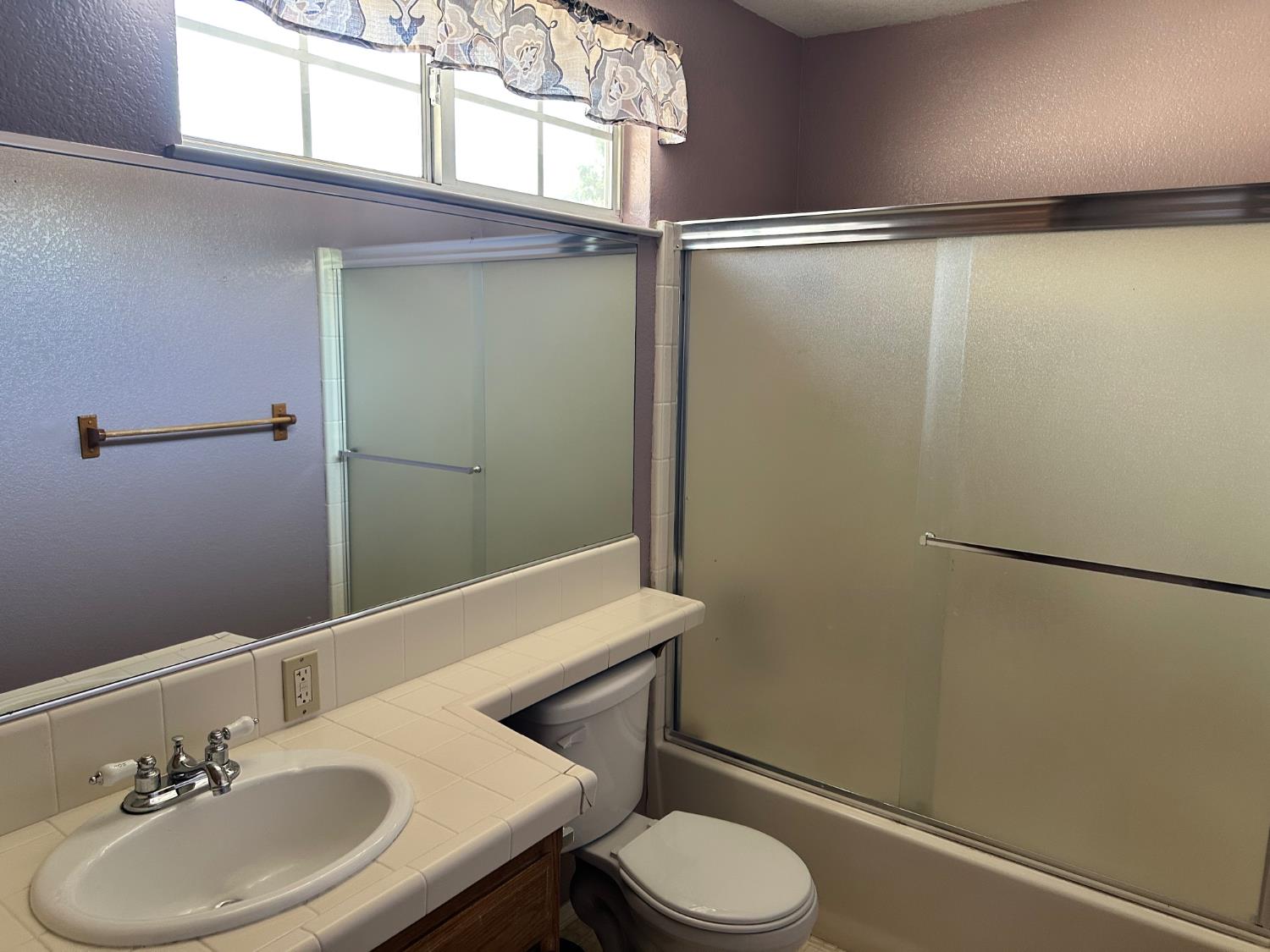 320 Laurelwood Cir, Manteca, CA 95336
