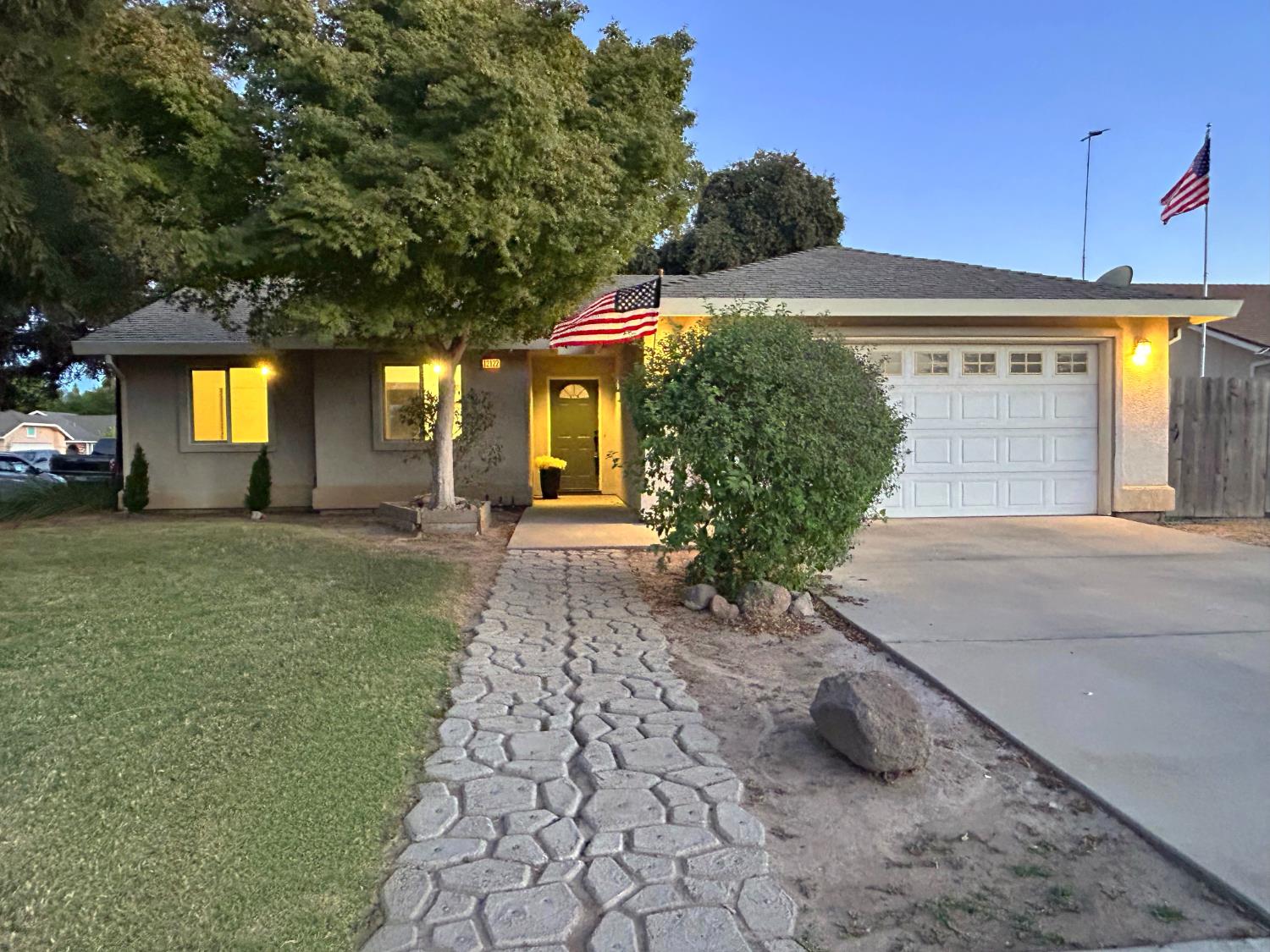 12122 Washington Rd, Waterford, CA 95386