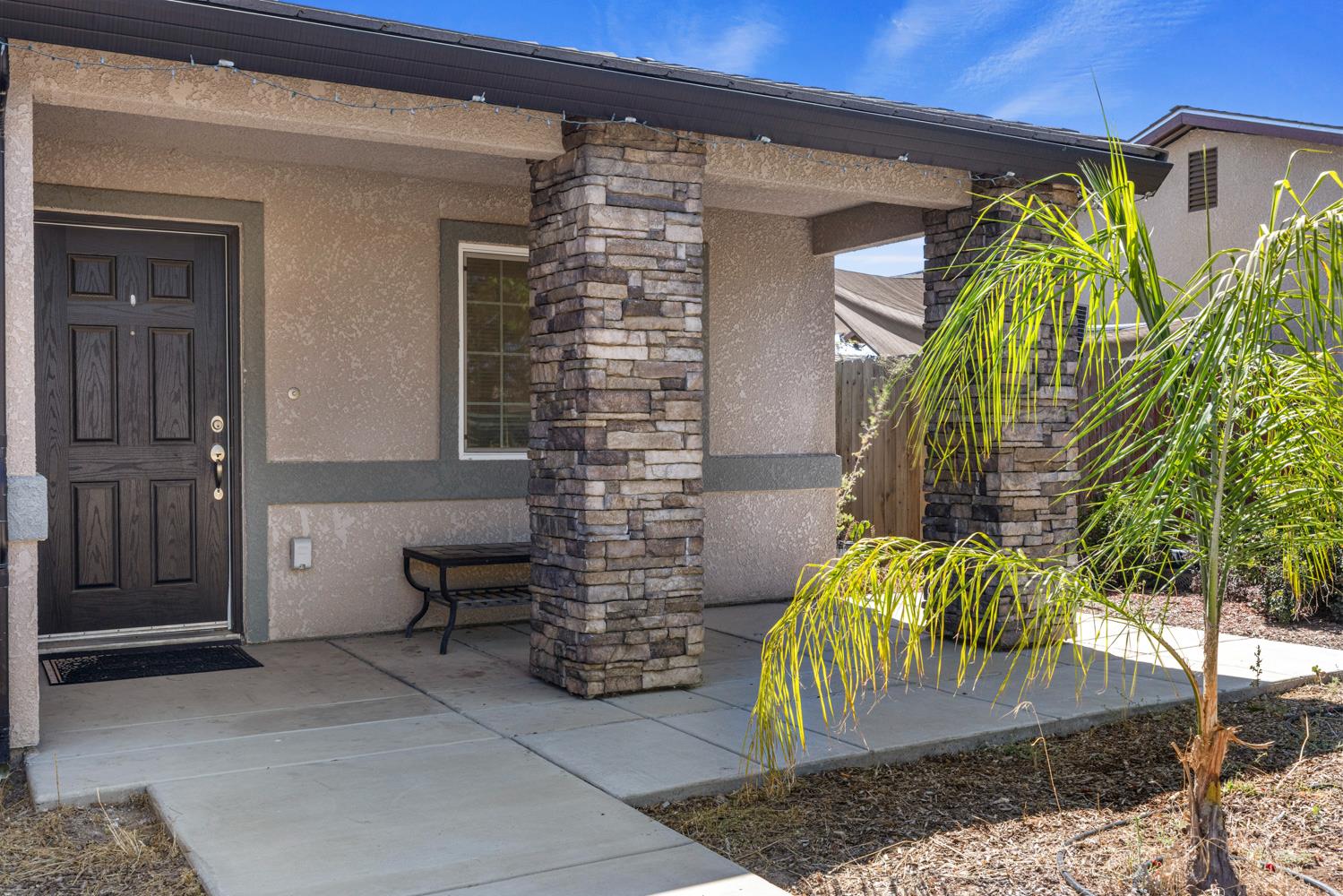 6902 Falcon Ave, Winton, CA 95388