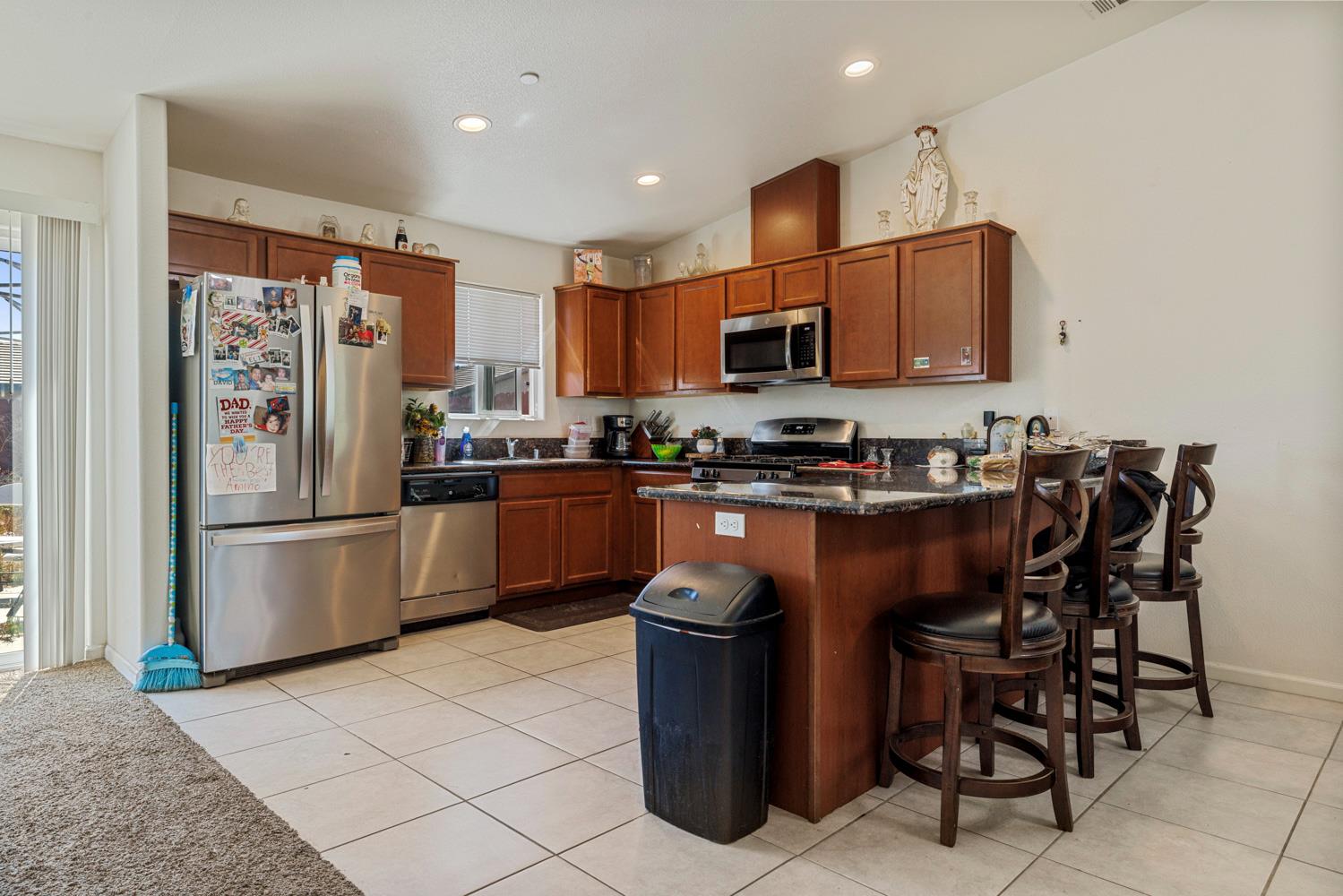 6902 Falcon Ave, Winton, CA 95388