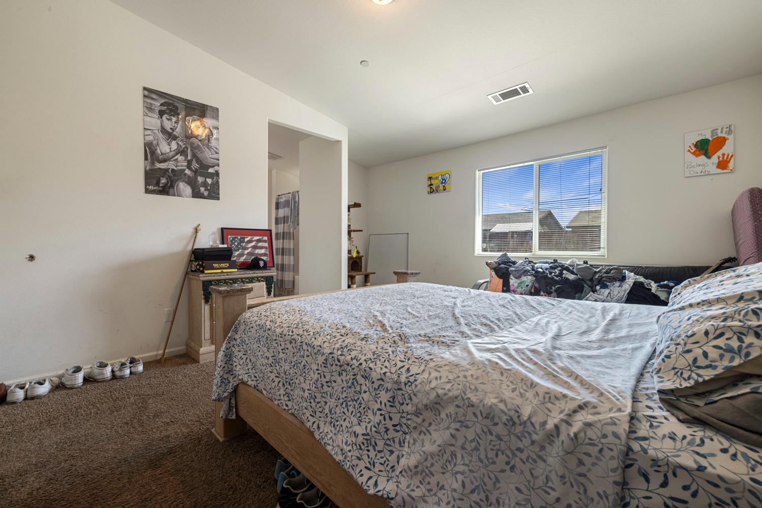 6902 Falcon Ave, Winton, CA 95388