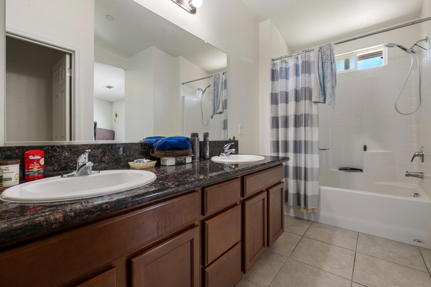 6902 Falcon Ave, Winton, CA 95388