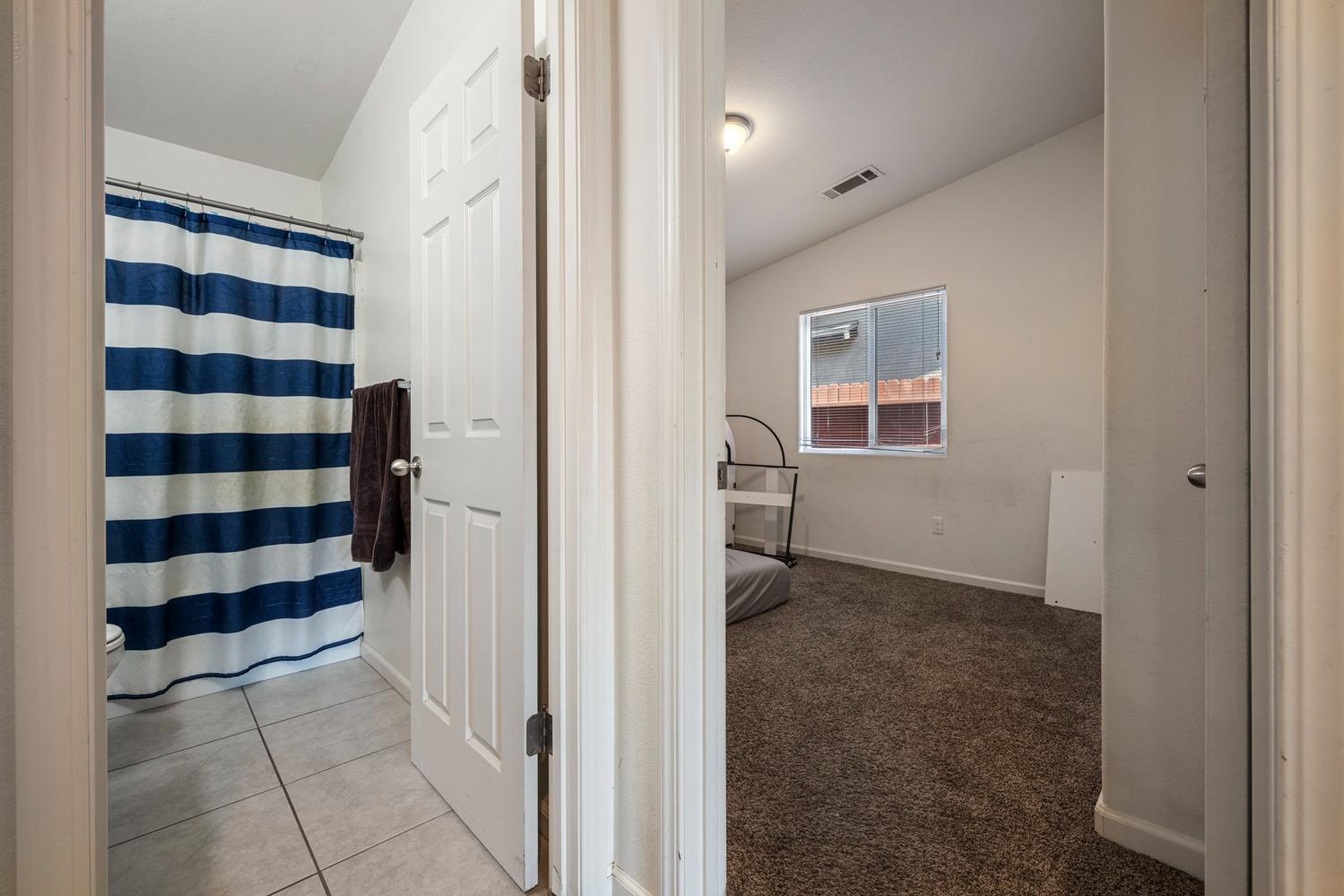 6902 Falcon Ave, Winton, CA 95388