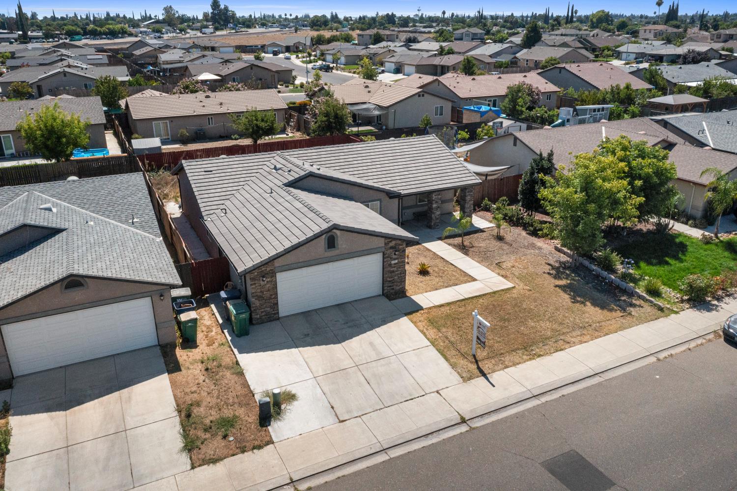 6902 Falcon Ave, Winton, CA 95388