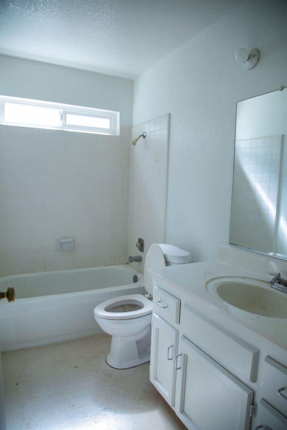 3408 Saginaw Ct, Modesto, CA 95355