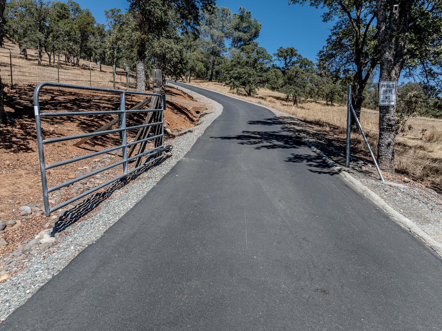14280 Amber Ridge Dr, La Grange, CA 95329