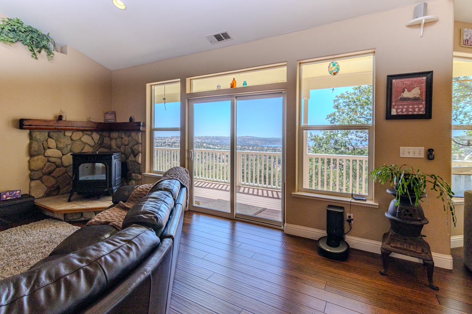 14280 Amber Ridge Dr, La Grange, CA 95329