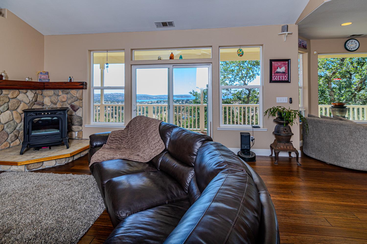 14280 Amber Ridge Dr, La Grange, CA 95329