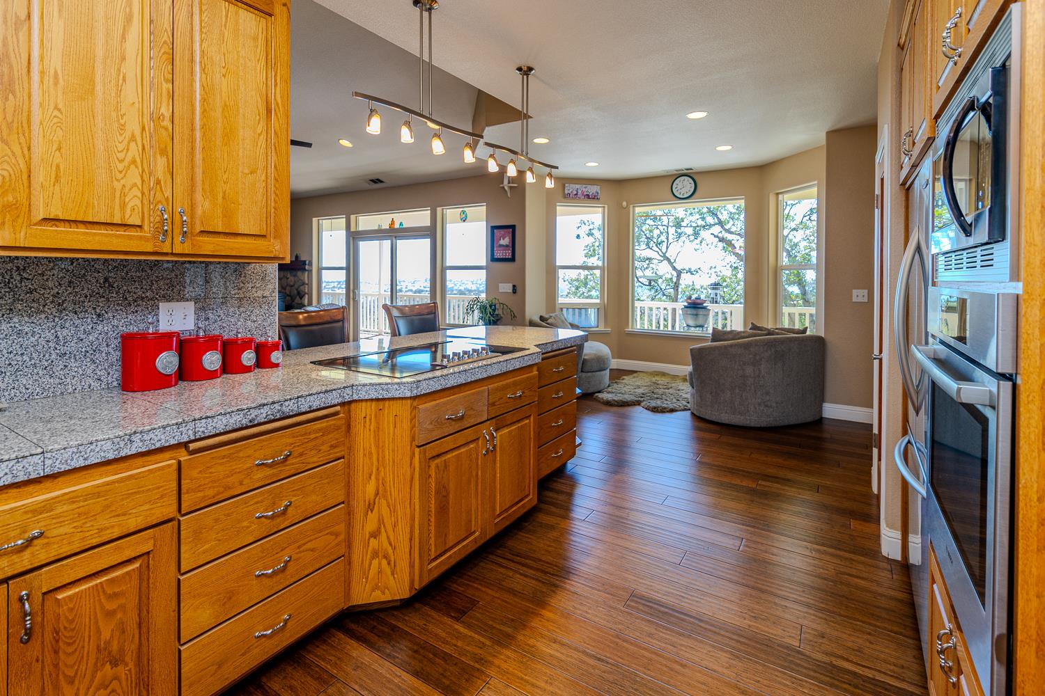14280 Amber Ridge Dr, La Grange, CA 95329