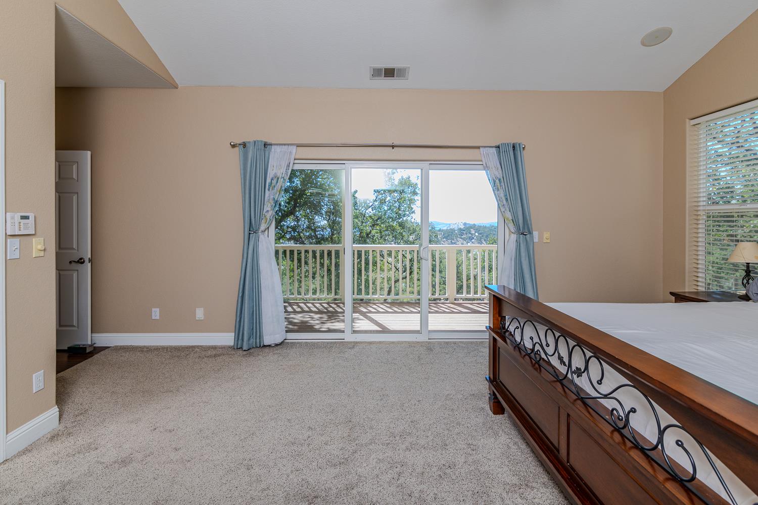14280 Amber Ridge Dr, La Grange, CA 95329