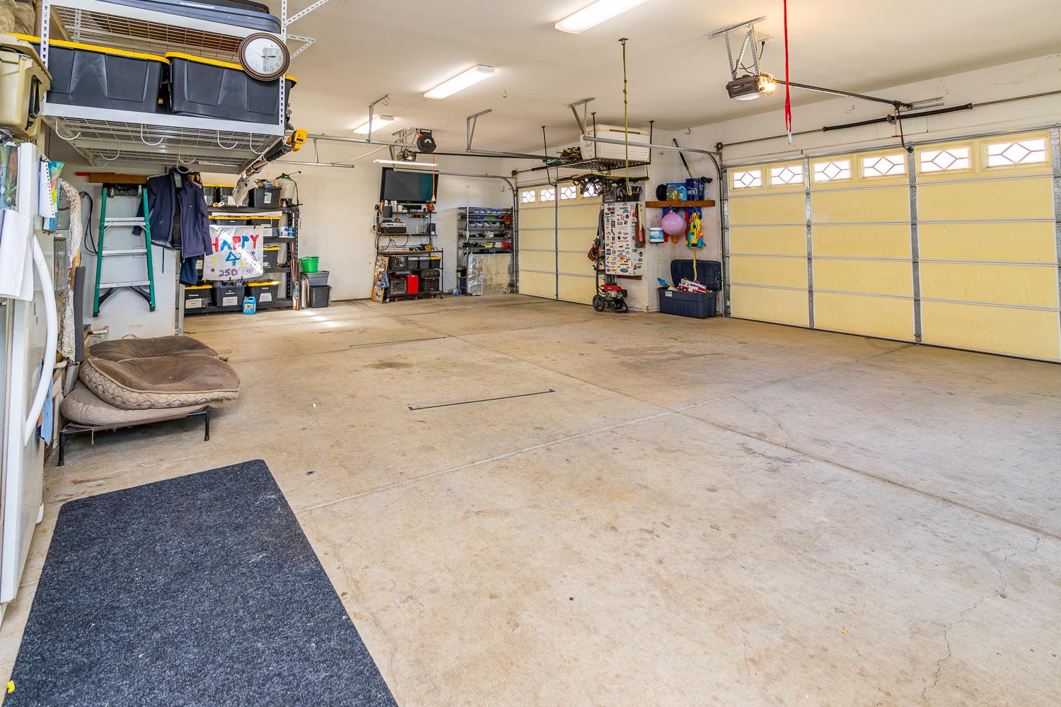 14280 Amber Ridge Dr, La Grange, CA 95329