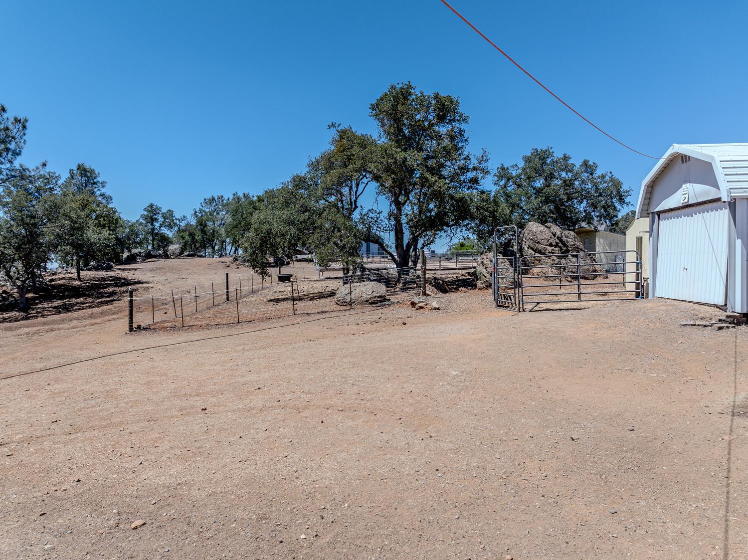 14280 Amber Ridge Dr, La Grange, CA 95329
