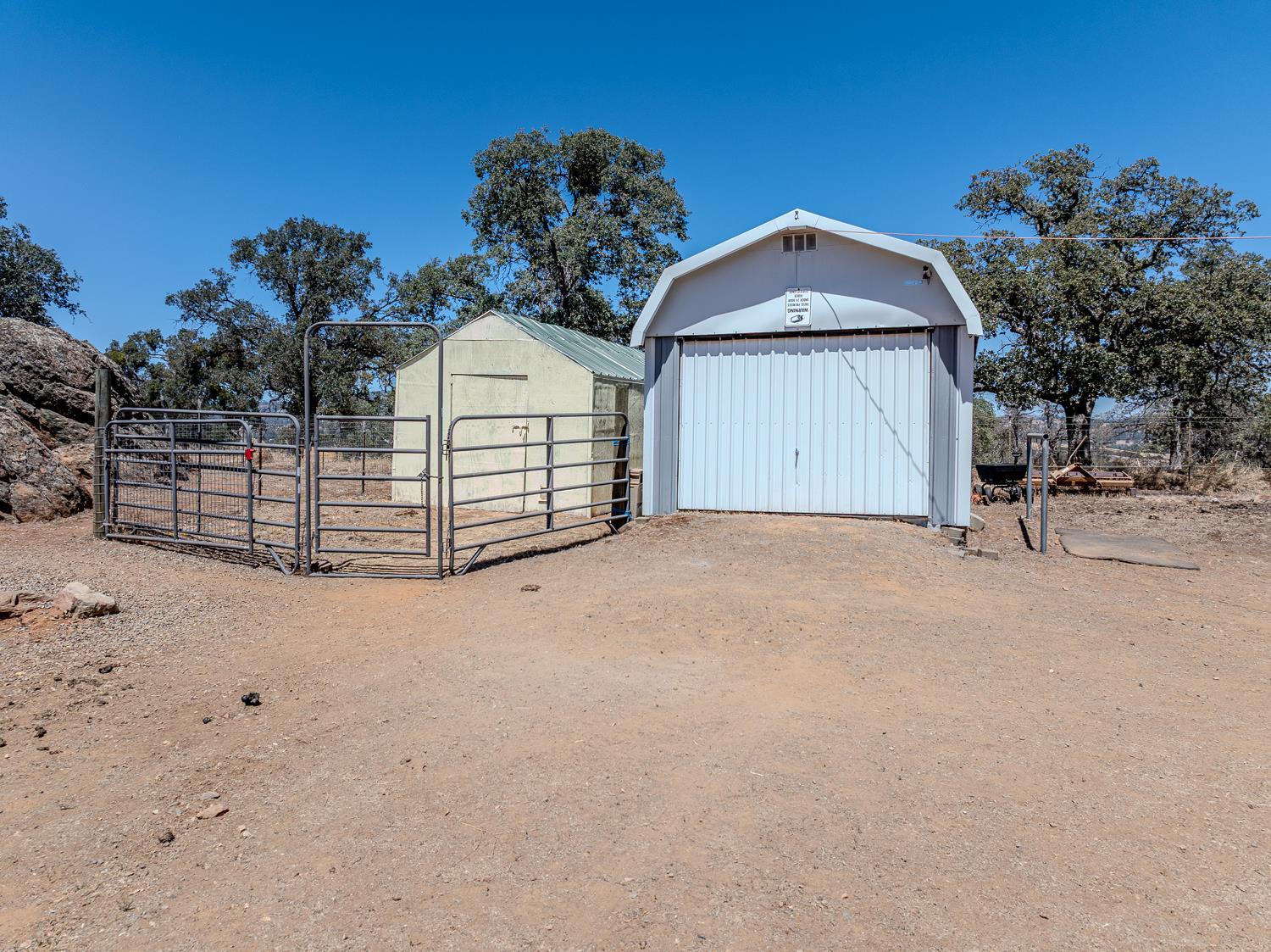 14280 Amber Ridge Dr, La Grange, CA 95329