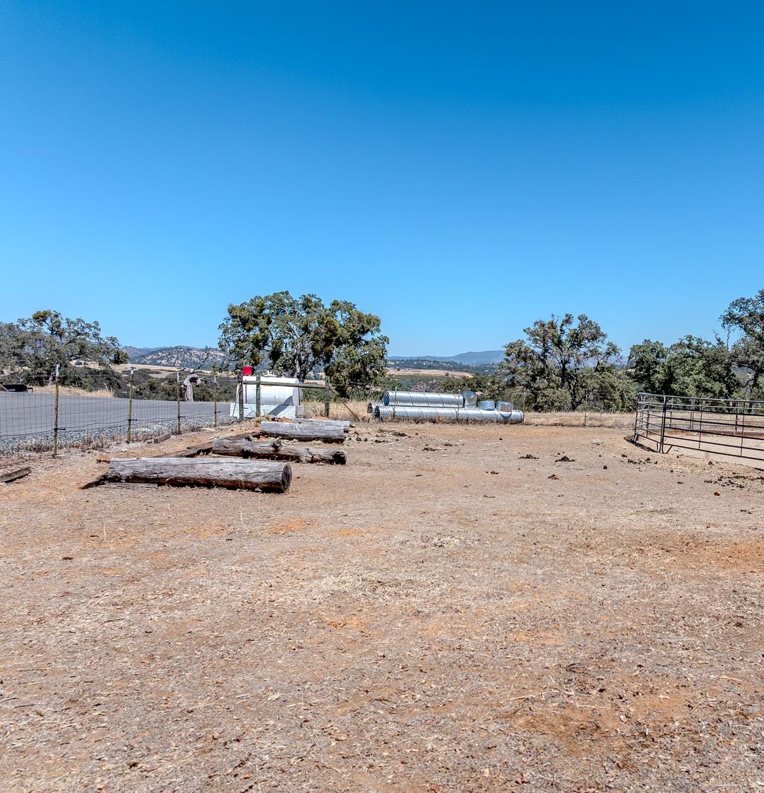 14280 Amber Ridge Dr, La Grange, CA 95329