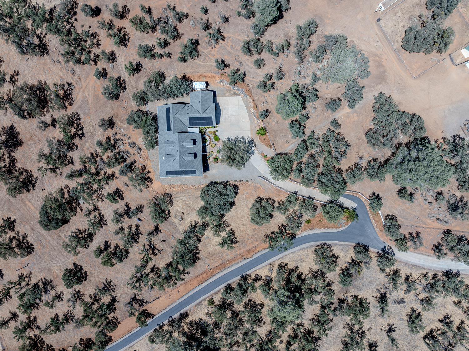 14280 Amber Ridge Dr, La Grange, CA 95329
