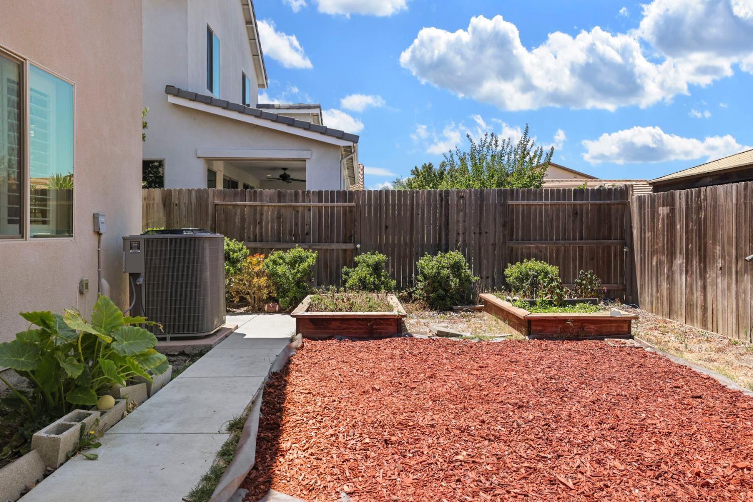 1803 Coit St, Manteca, CA 95337