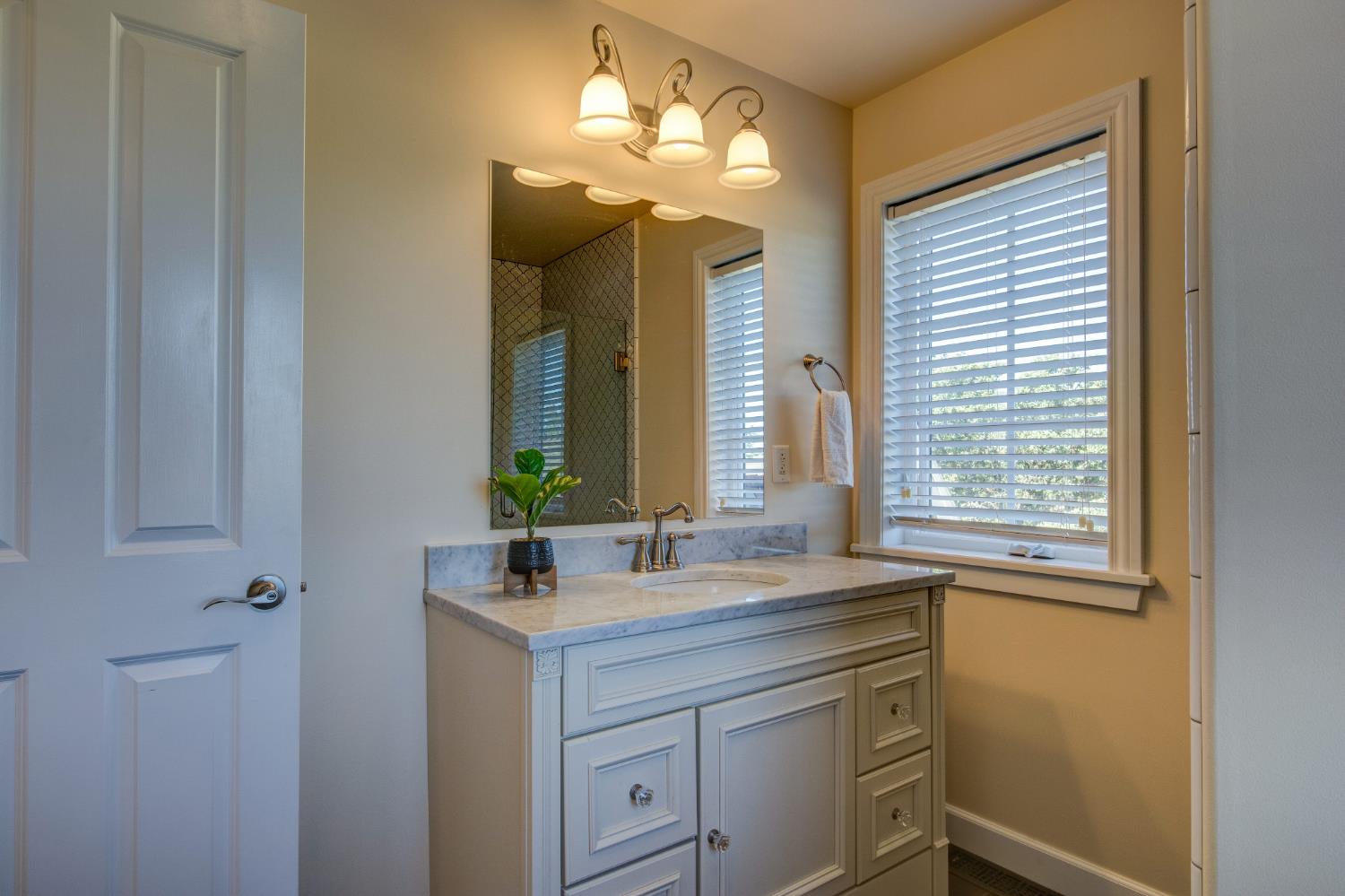 168 Blue Oak Ct, Copperopolis, CA 95228