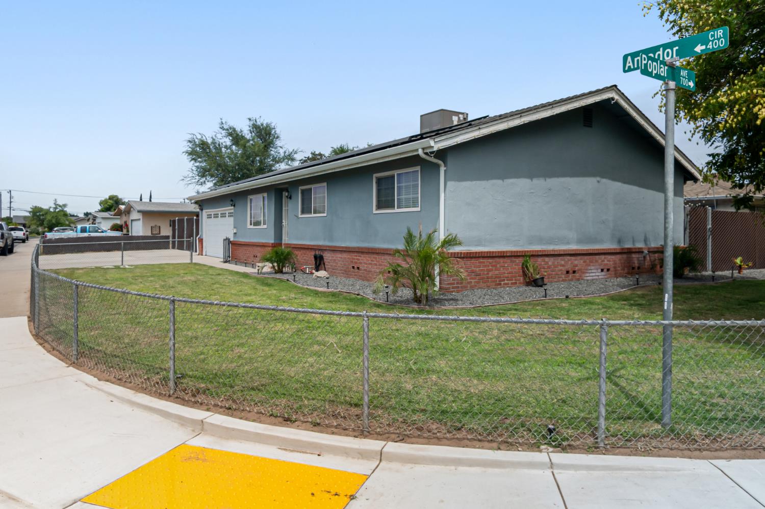 401 Amador Cir, Manteca, CA 95336