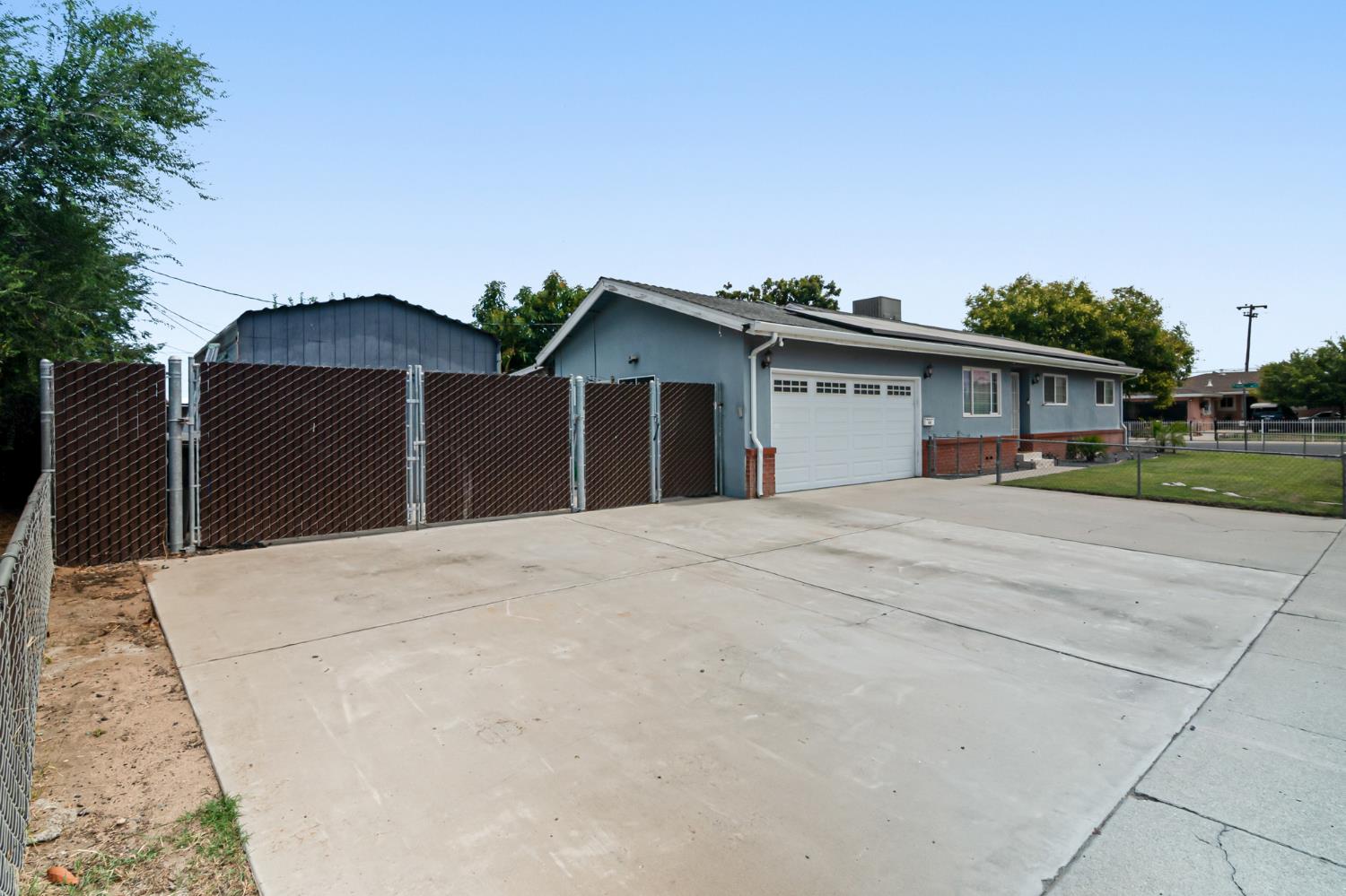 401 Amador Cir, Manteca, CA 95336