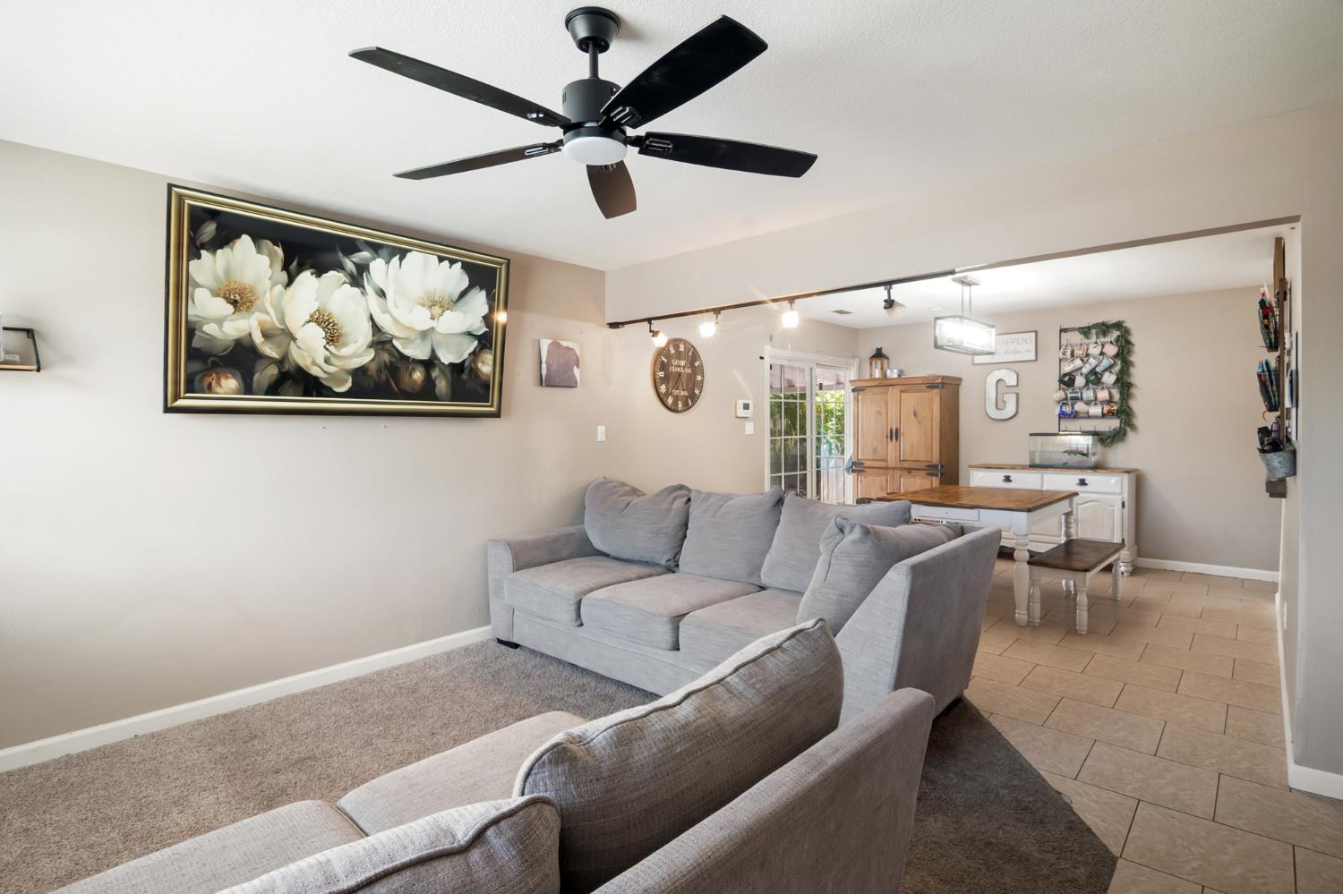 401 Amador Cir, Manteca, CA 95336