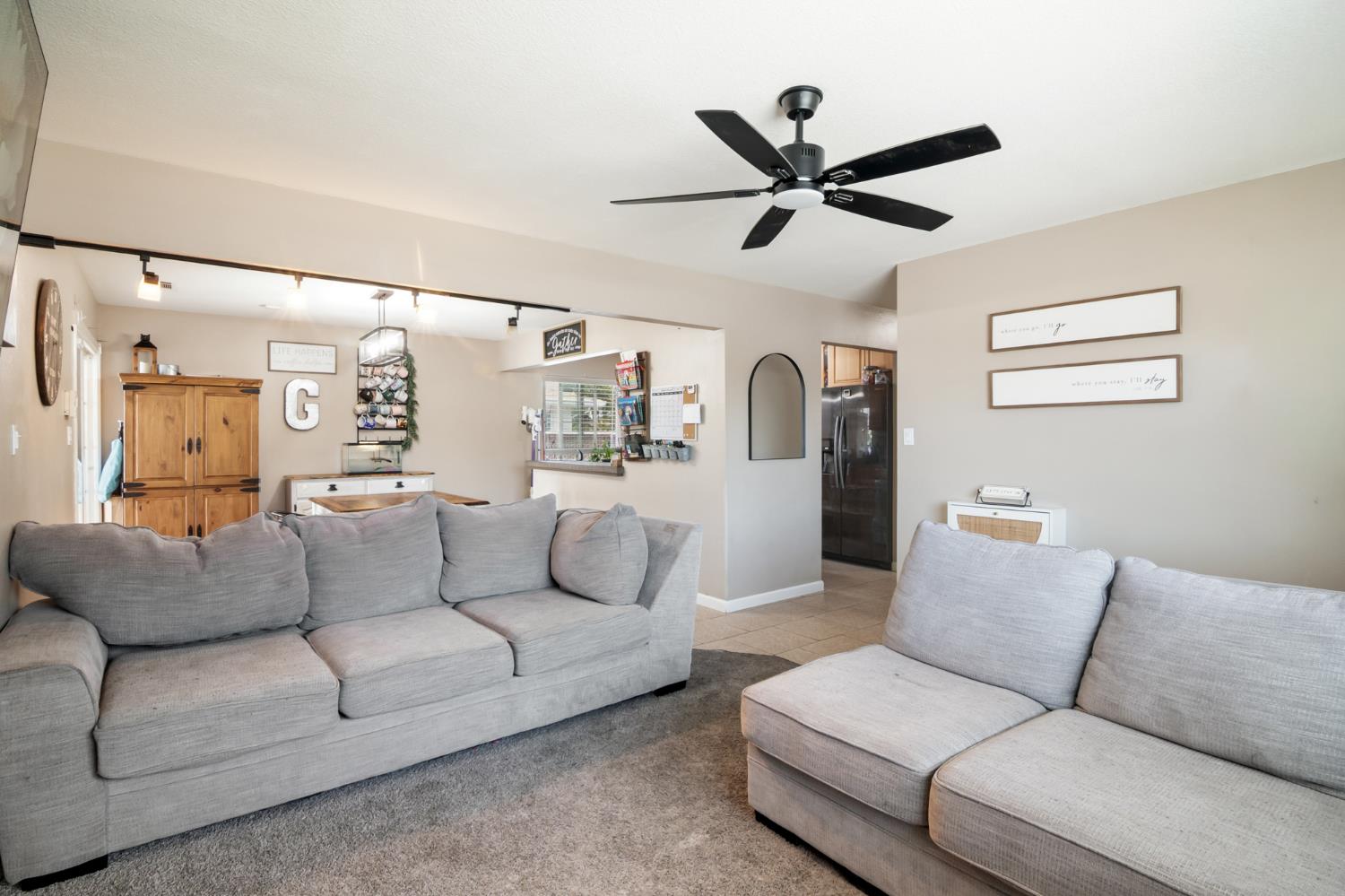 401 Amador Cir, Manteca, CA 95336