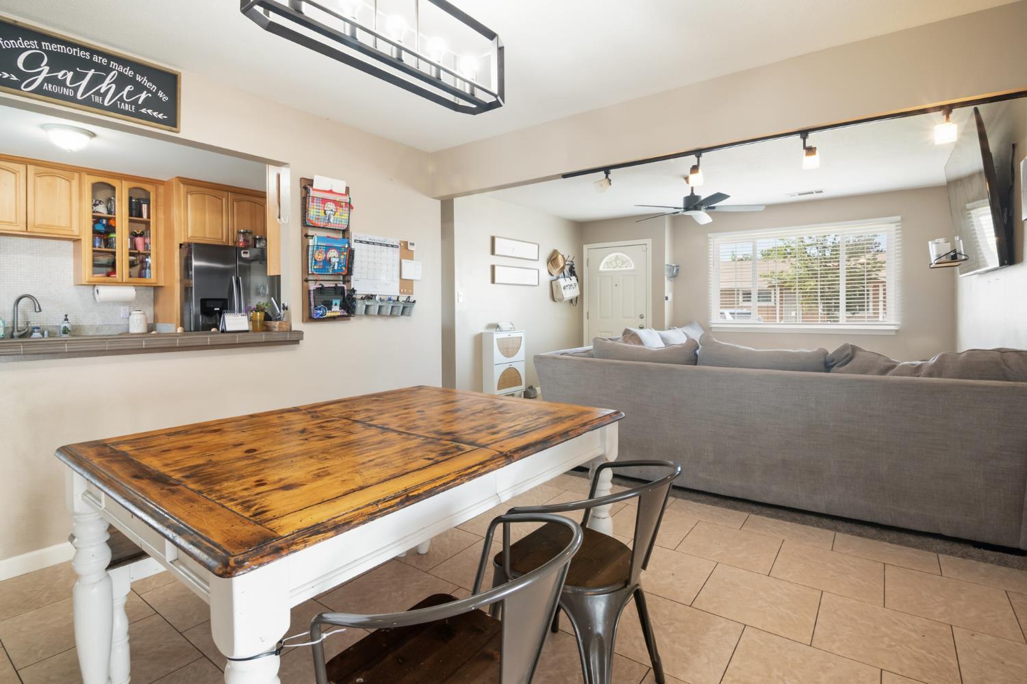 401 Amador Cir, Manteca, CA 95336