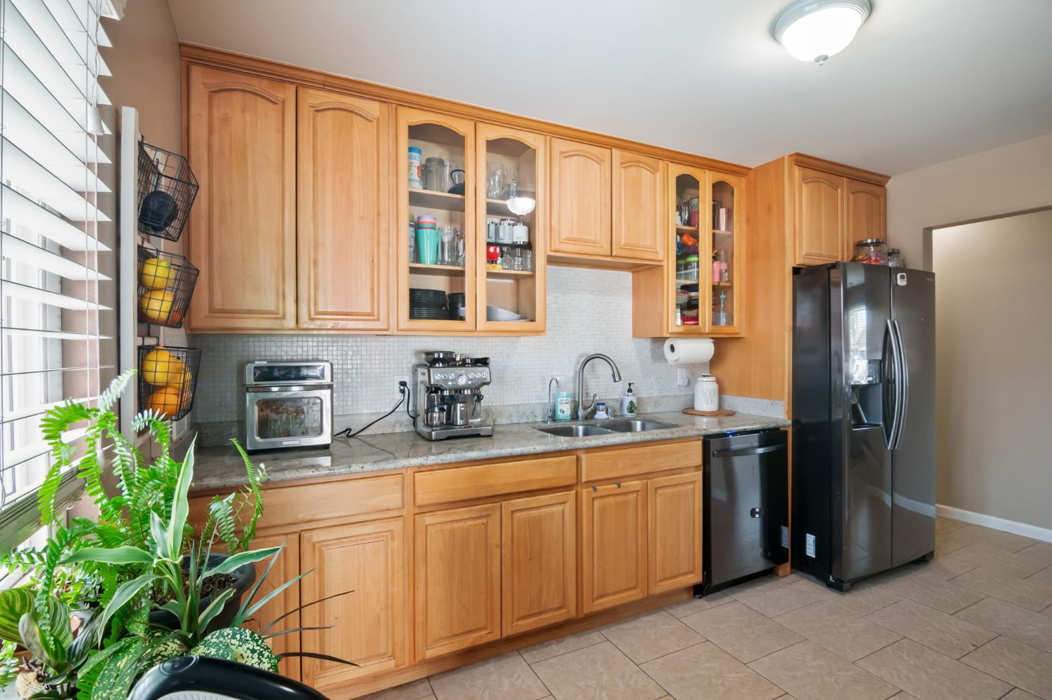 401 Amador Cir, Manteca, CA 95336