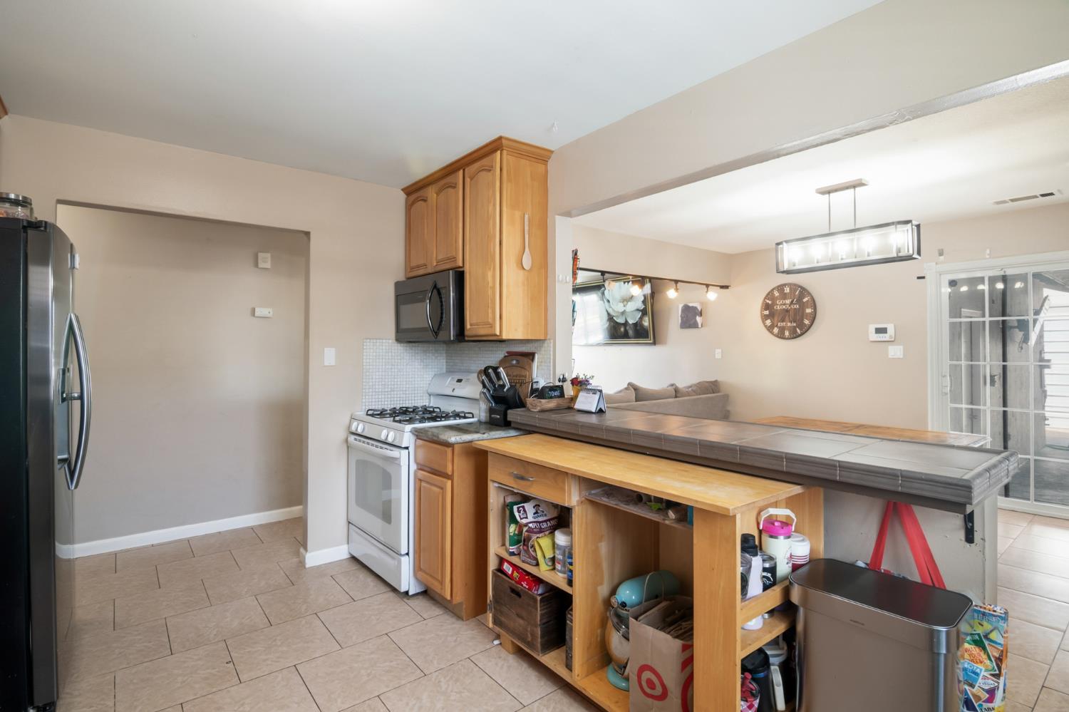 401 Amador Cir, Manteca, CA 95336