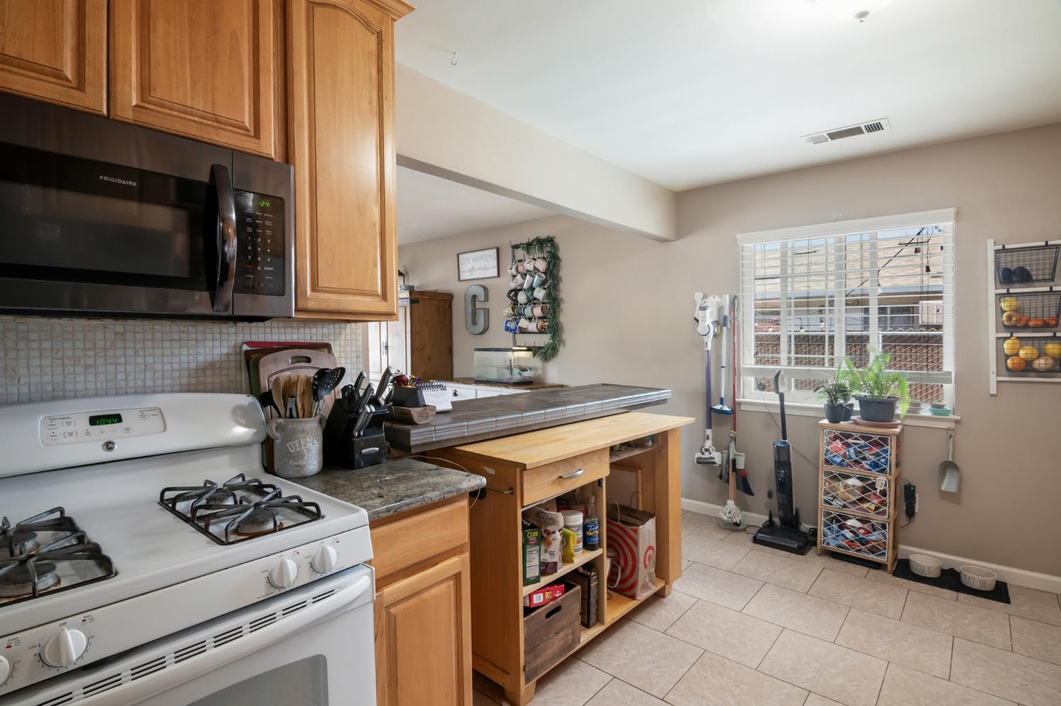 401 Amador Cir, Manteca, CA 95336