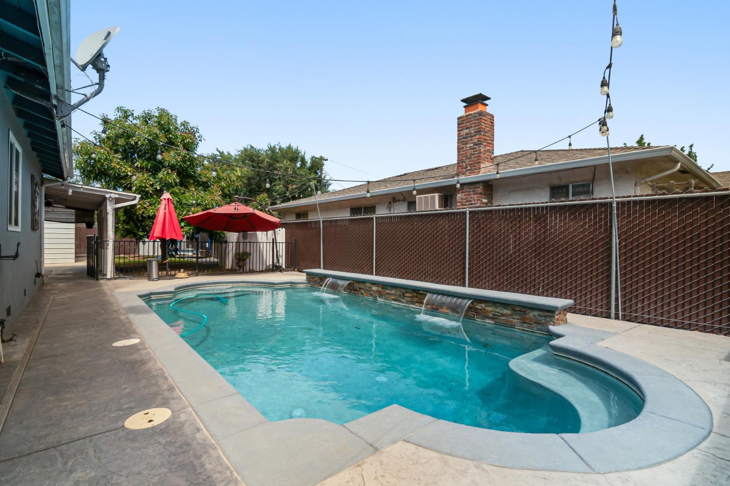 401 Amador Cir, Manteca, CA 95336