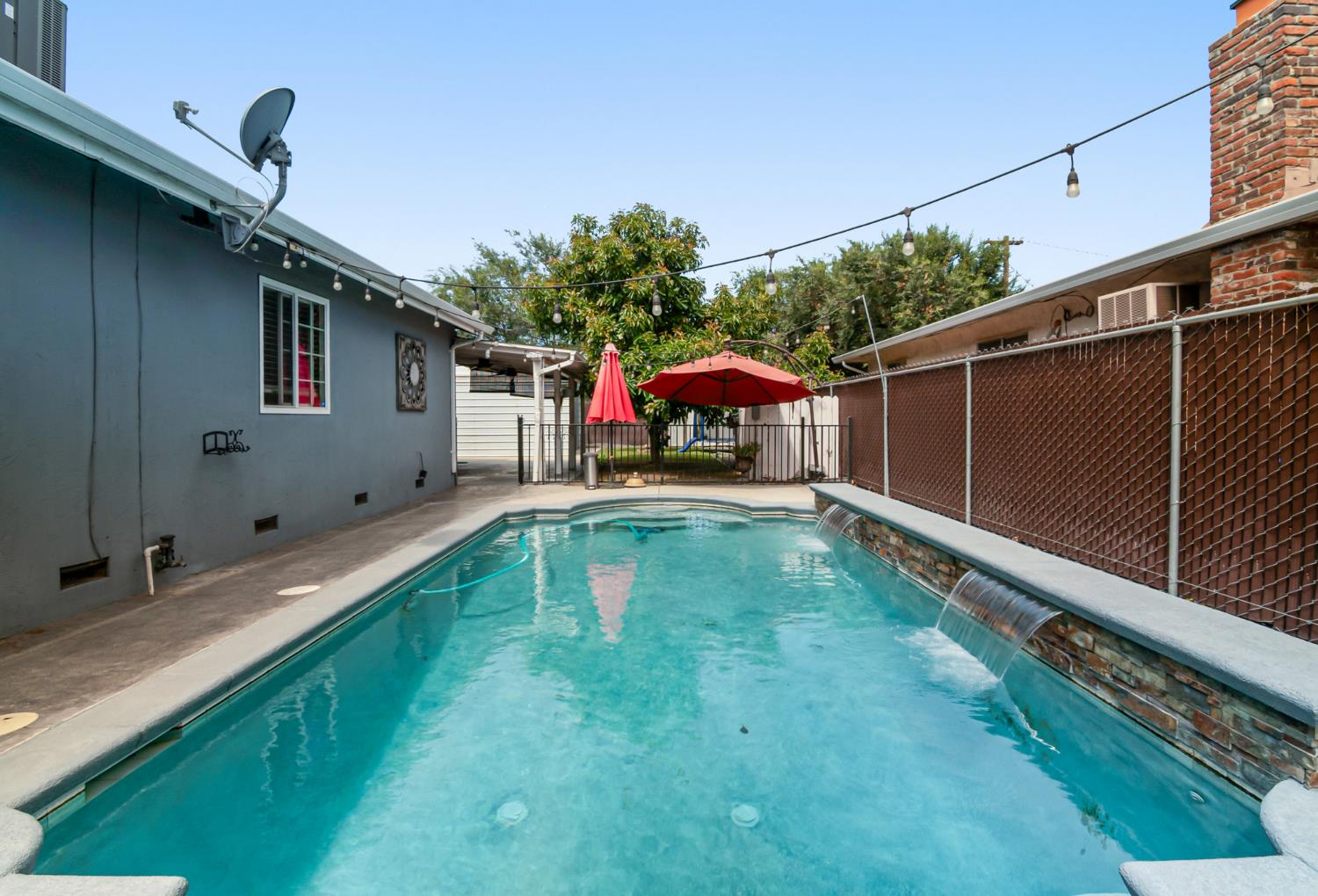 401 Amador Cir, Manteca, CA 95336
