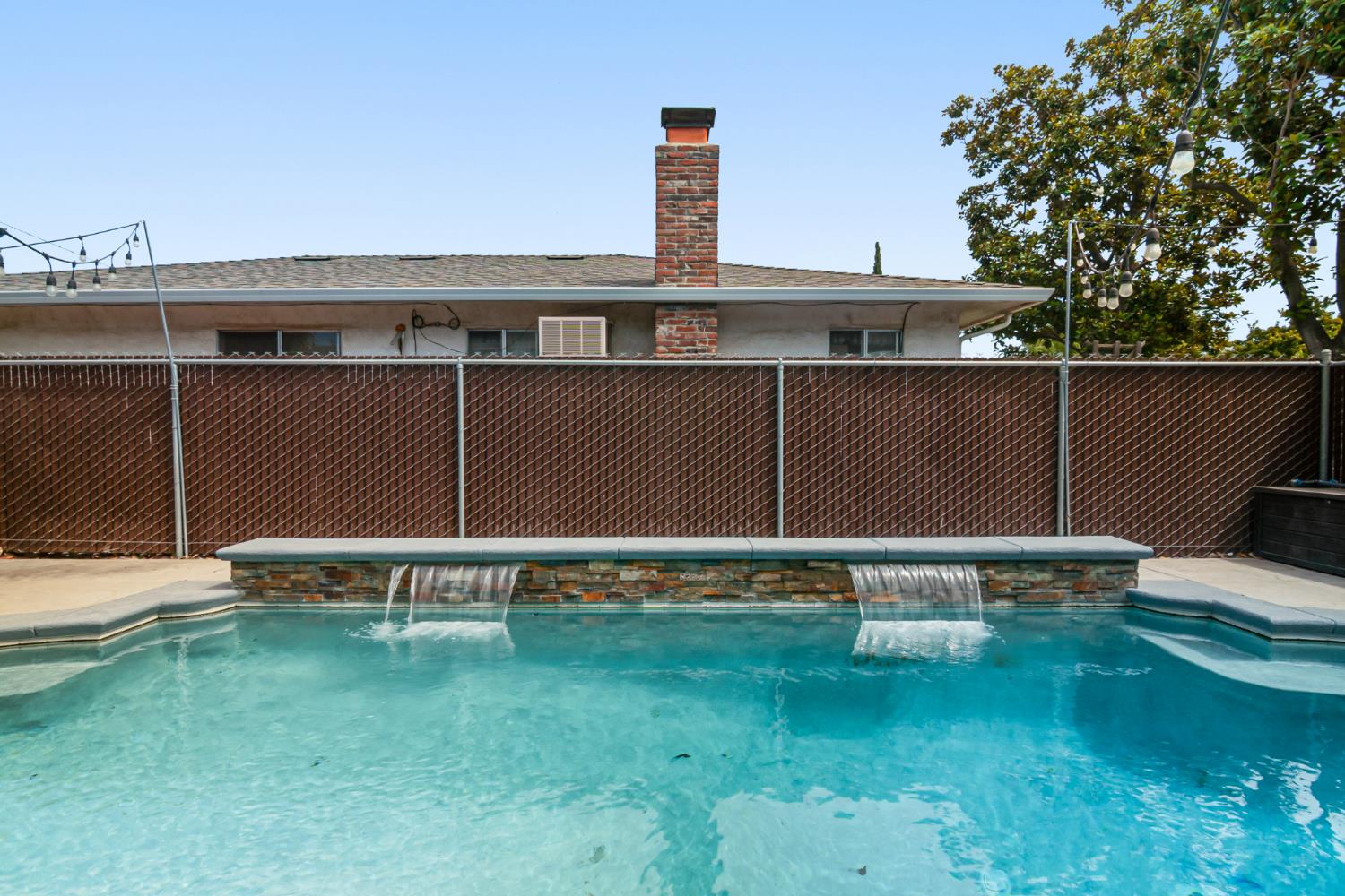 401 Amador Cir, Manteca, CA 95336
