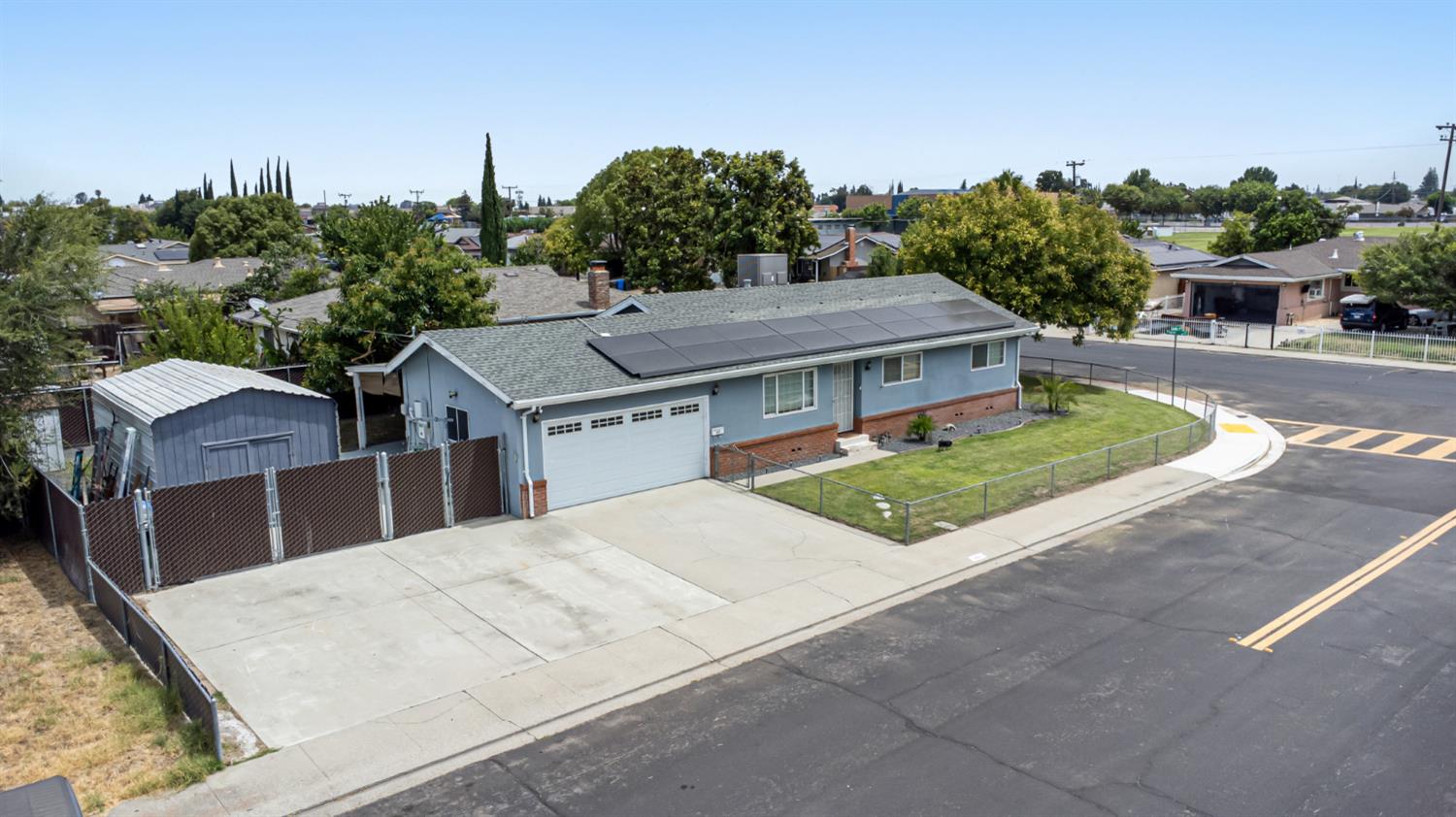 401 Amador Cir, Manteca, CA 95336