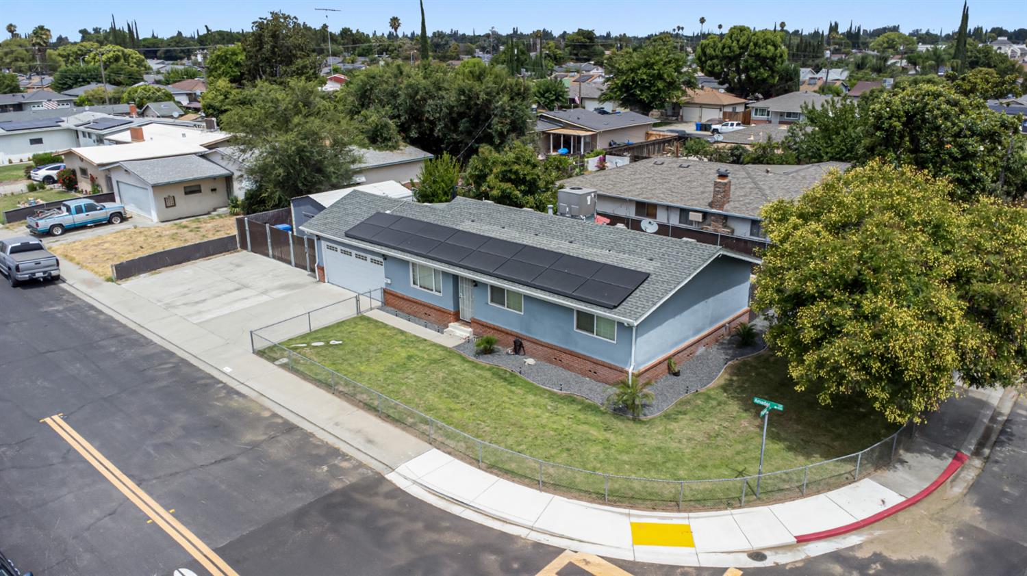 401 Amador Cir, Manteca, CA 95336