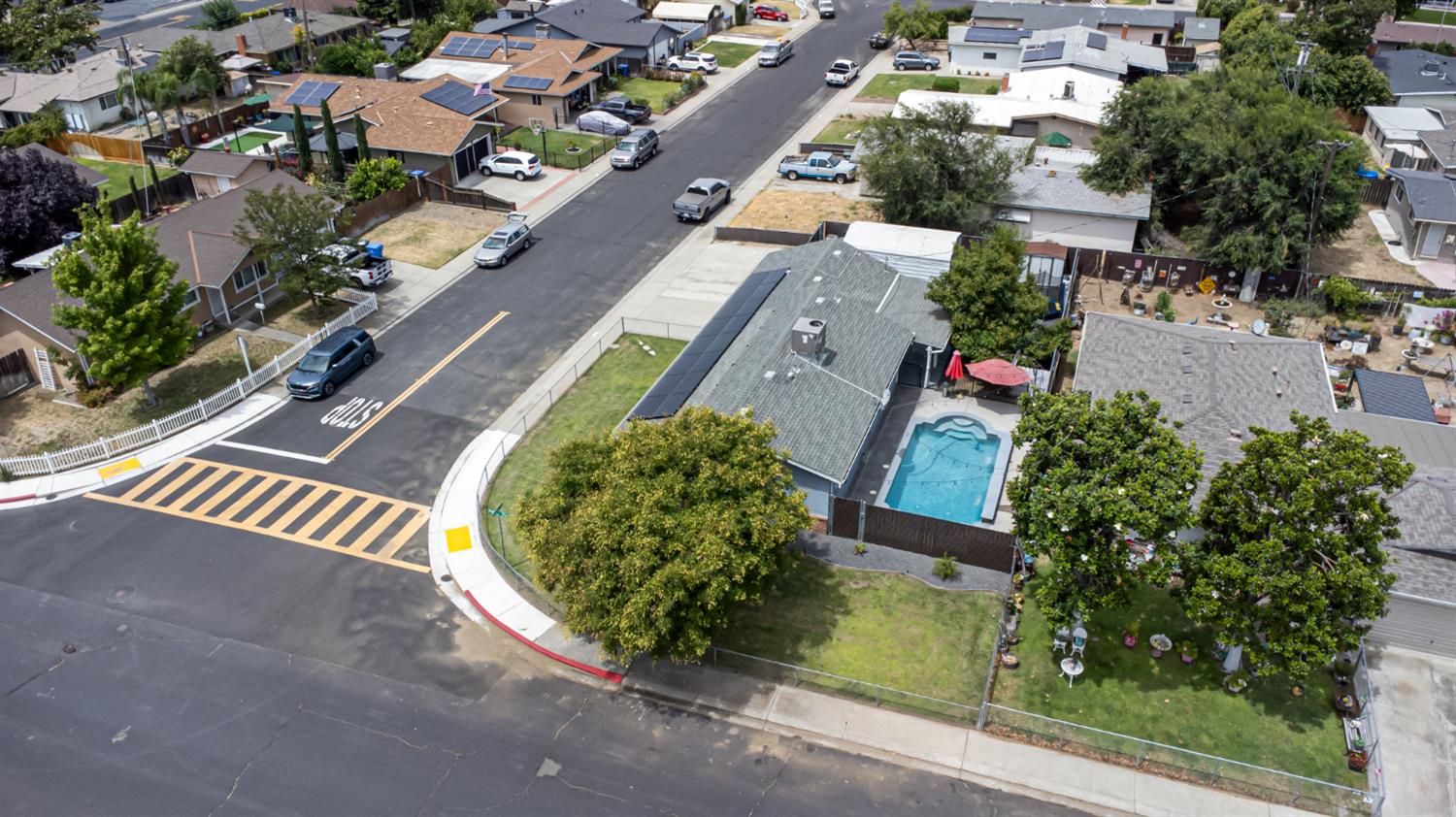 401 Amador Cir, Manteca, CA 95336