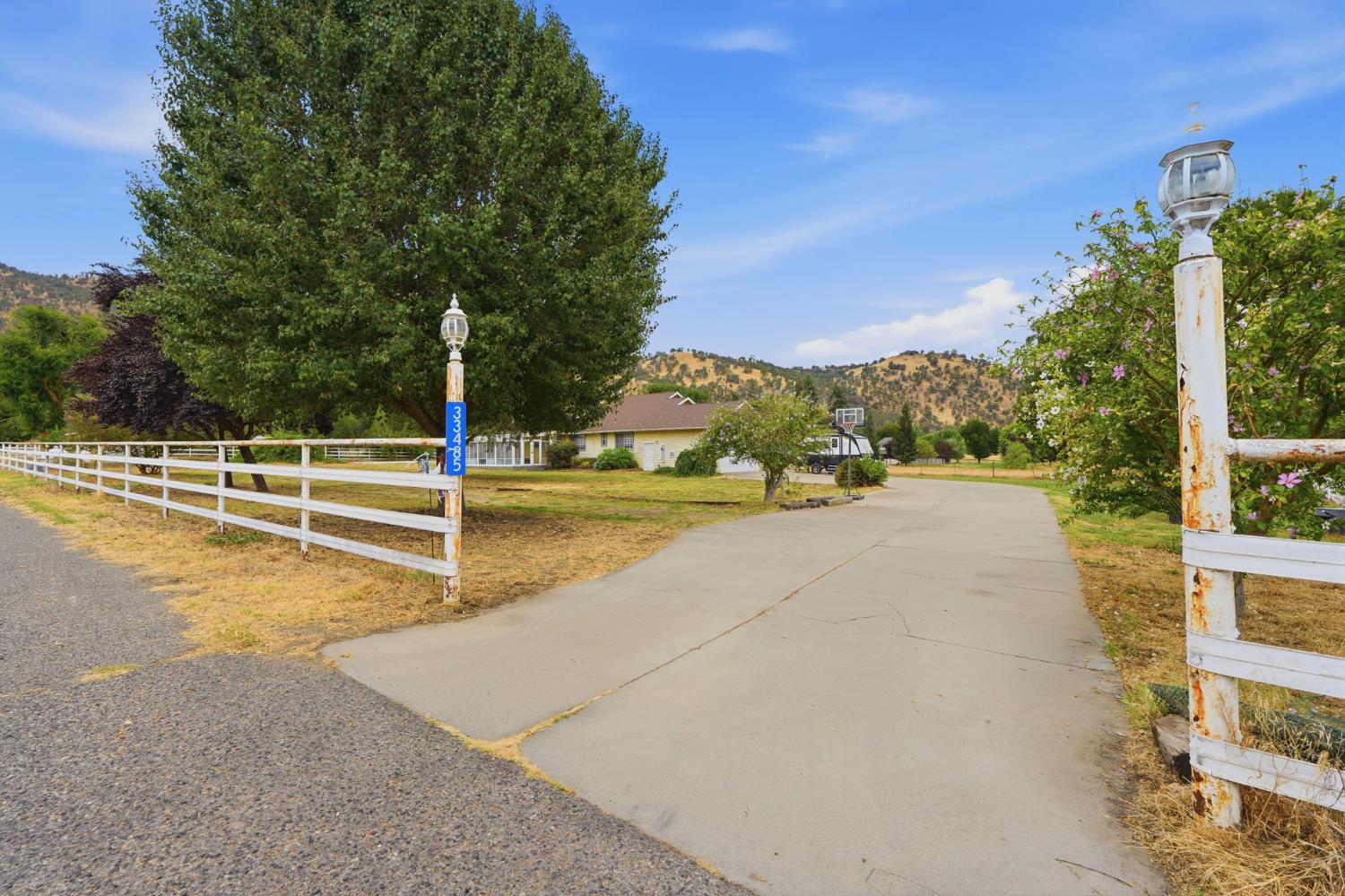 33485 Globe Dr, Springville, CA 93265