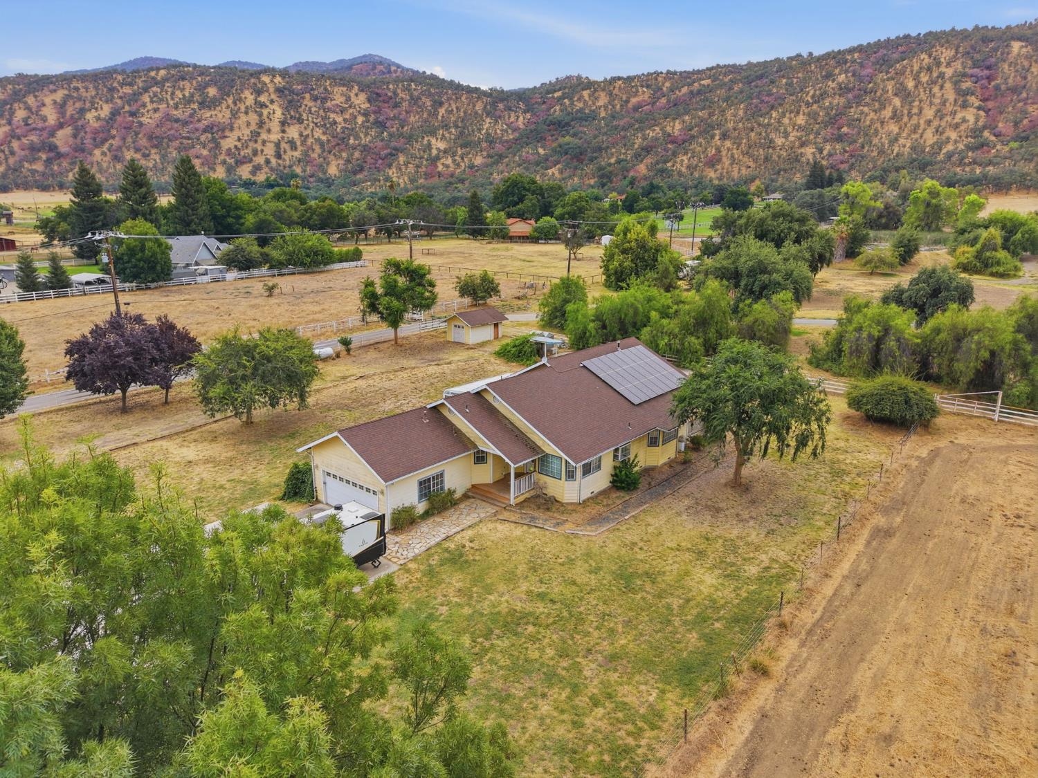 33485 Globe Dr, Springville, CA 93265