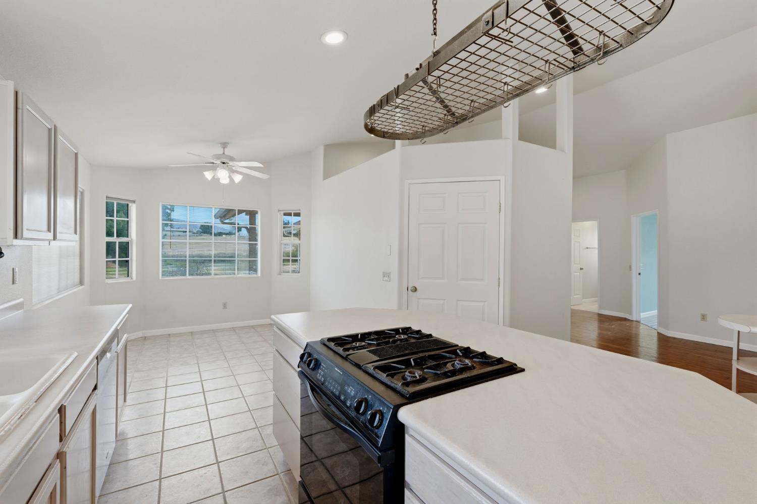 33485 Globe Dr, Springville, CA 93265