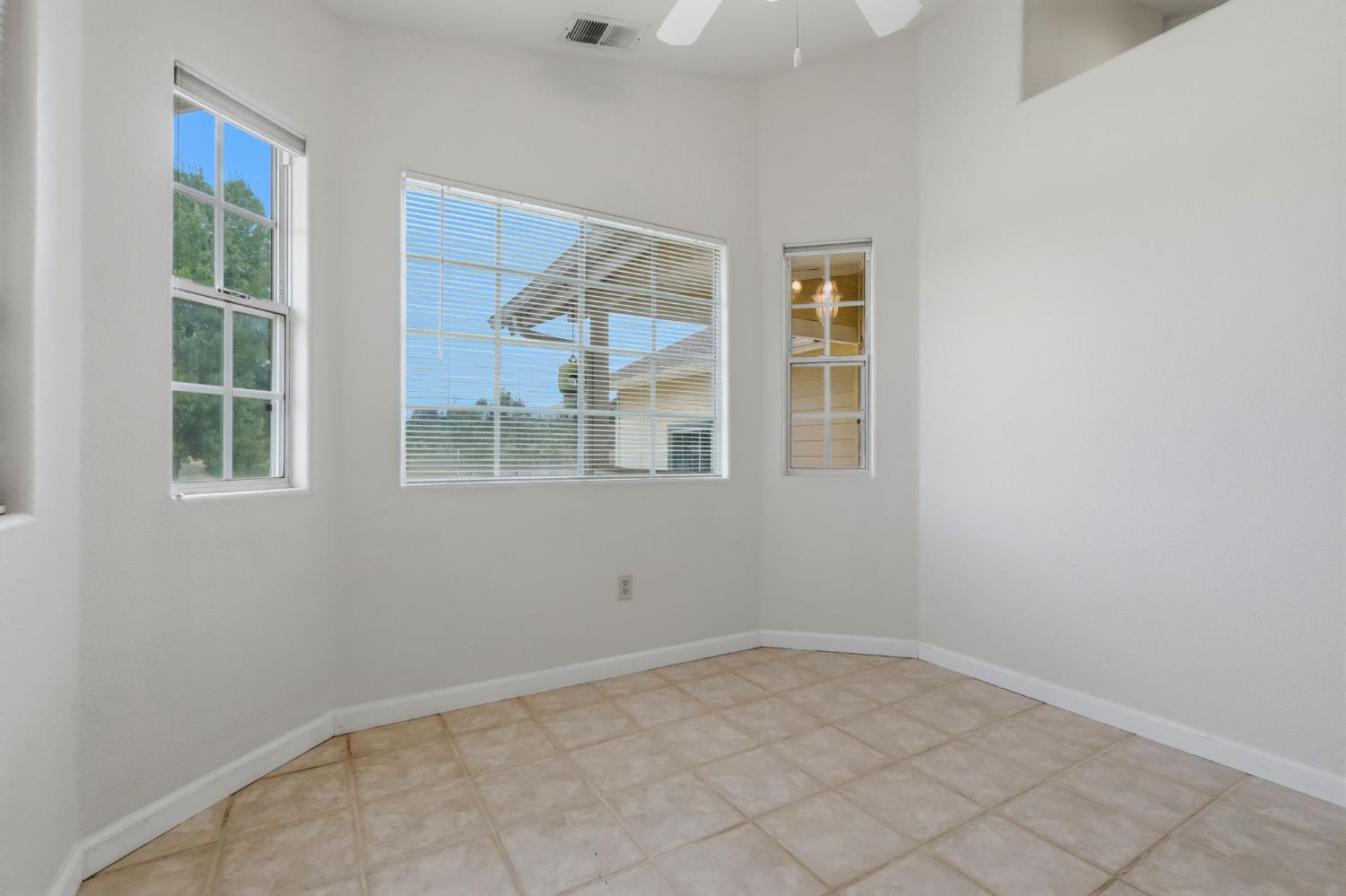 33485 Globe Dr, Springville, CA 93265