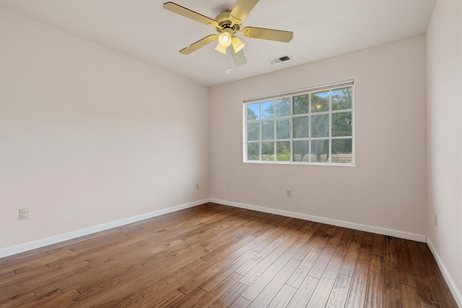 33485 Globe Dr, Springville, CA 93265