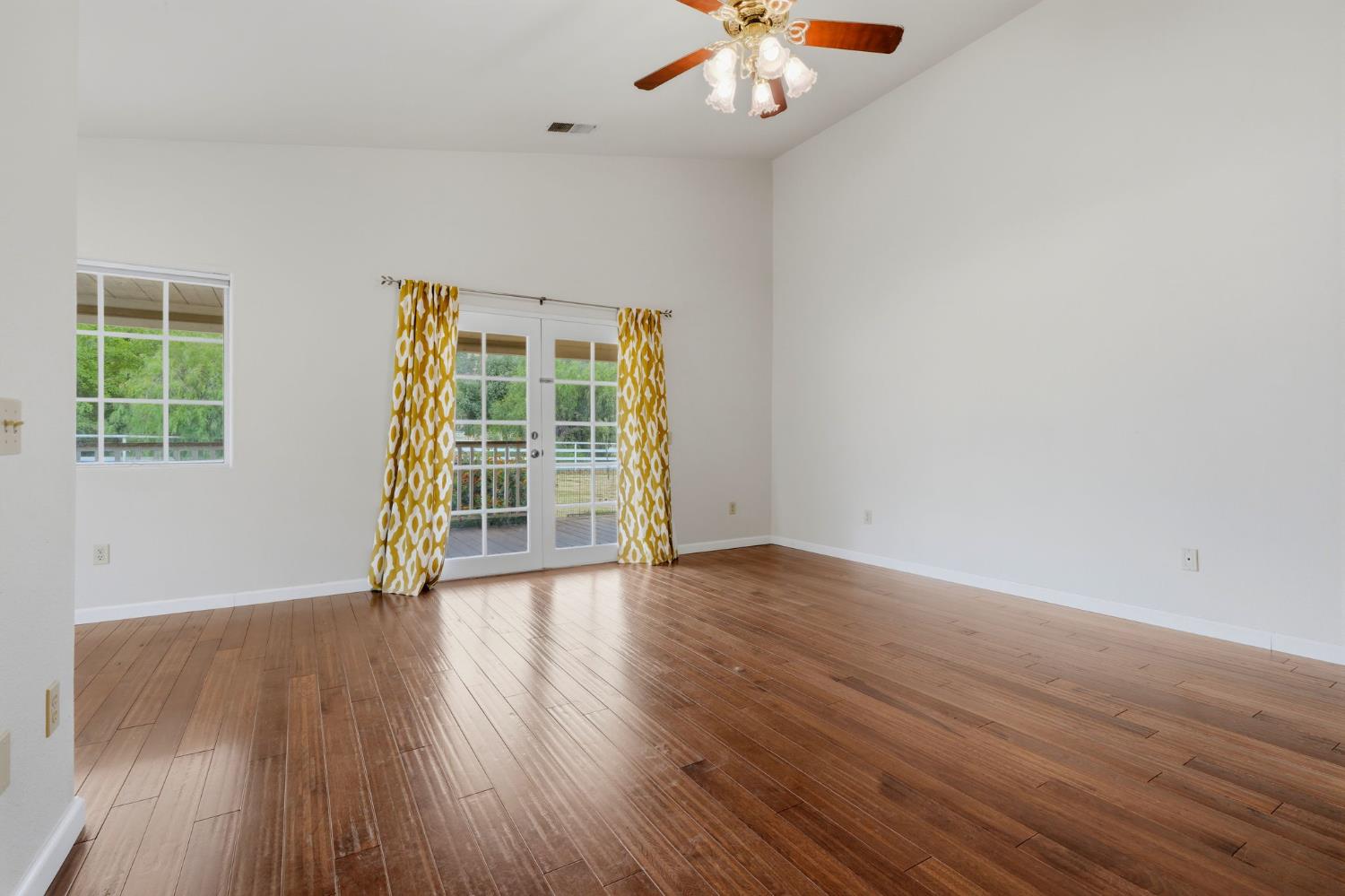 33485 Globe Dr, Springville, CA 93265
