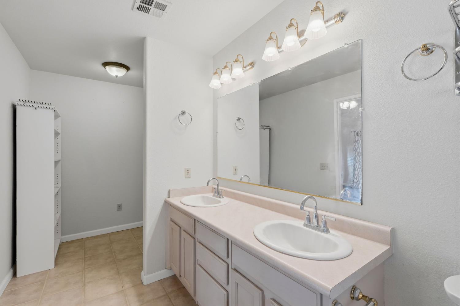 33485 Globe Dr, Springville, CA 93265