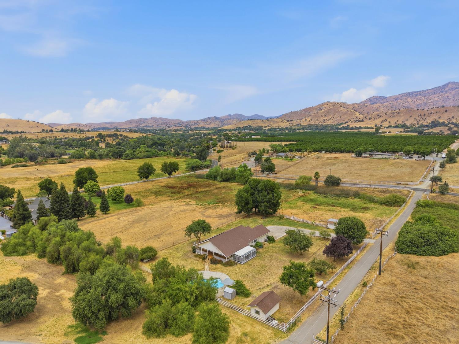 33485 Globe Dr, Springville, CA 93265
