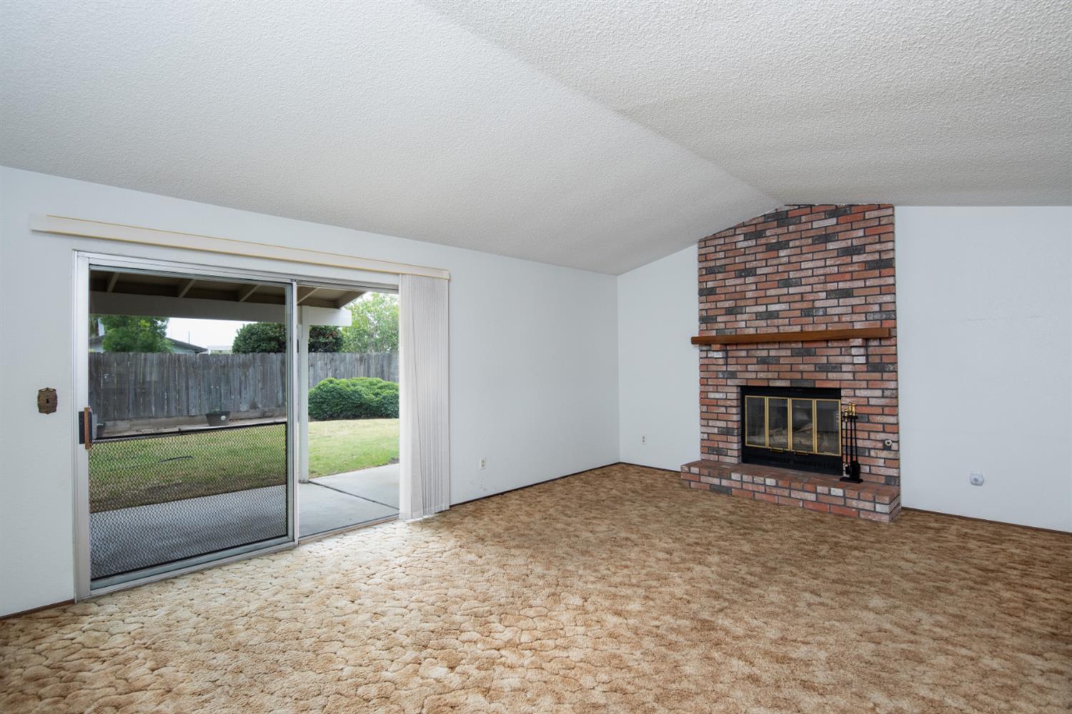 2004 Nadine Ave, Ceres, CA 95351